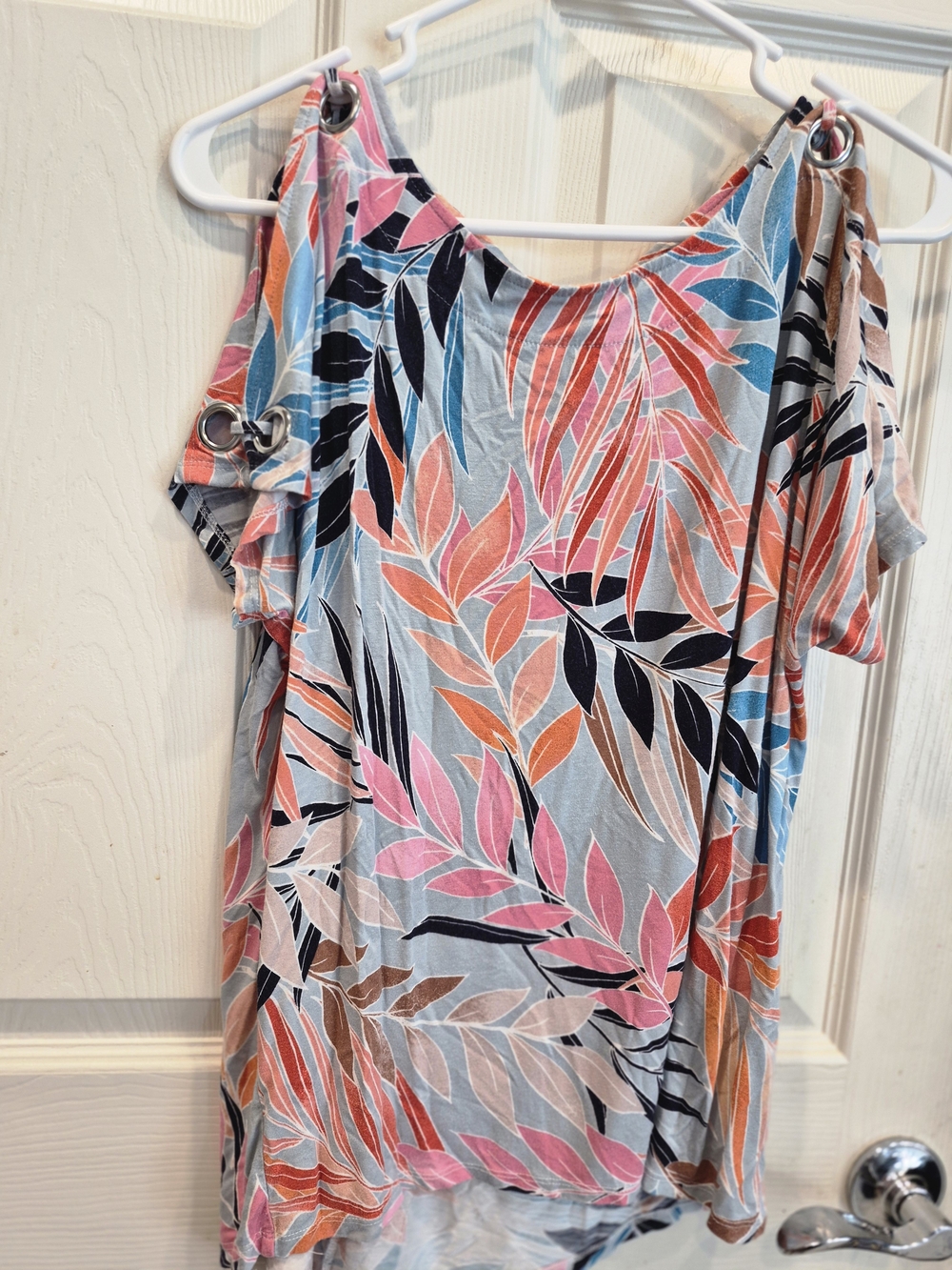 5/25 Women's Cold-Shoulder Leaf Print Top in Multi-Color